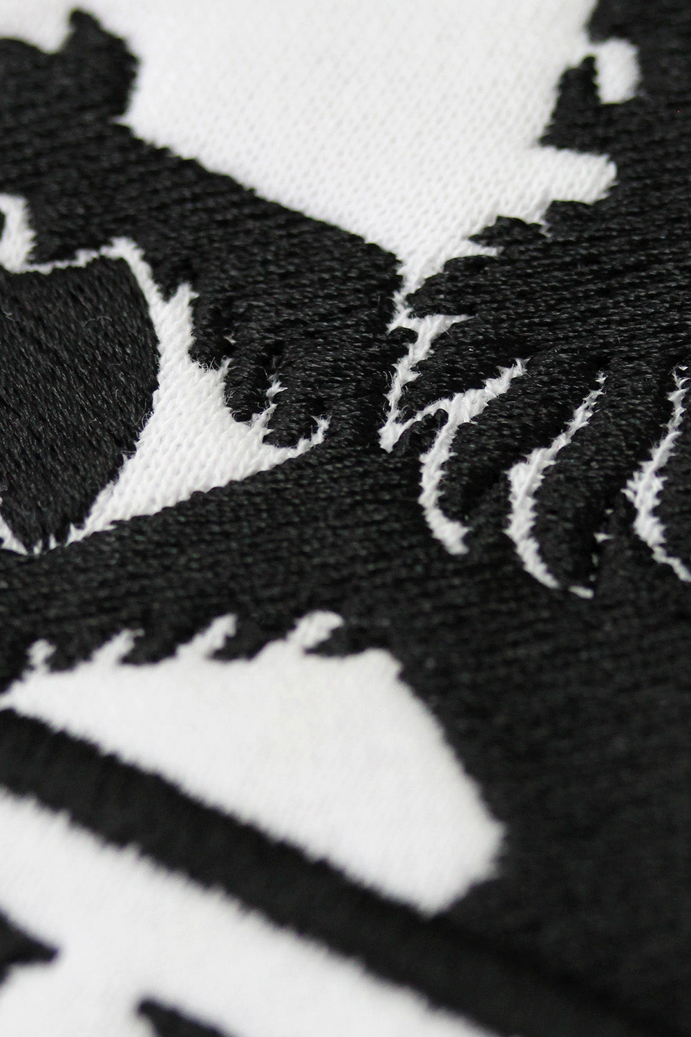 HOLDEN WHITE HOODIE - BLACK LION